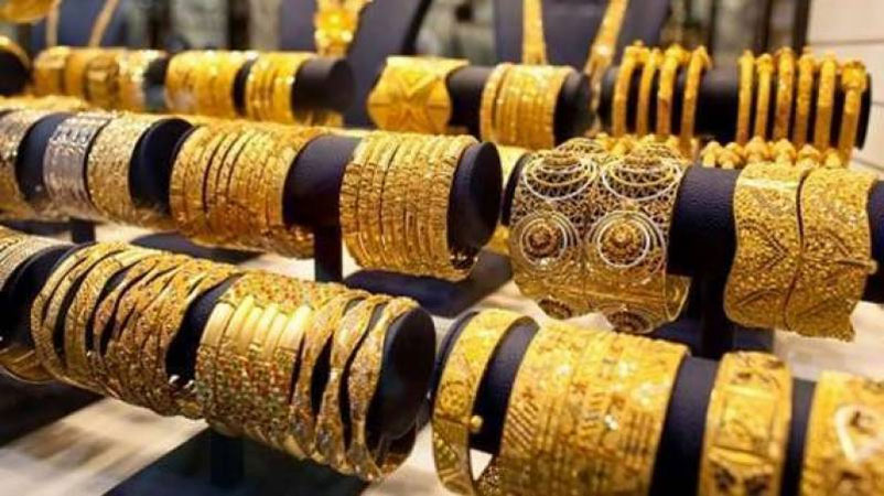 Gold rates decrease by Rs 500 per tola to Rs 243,900